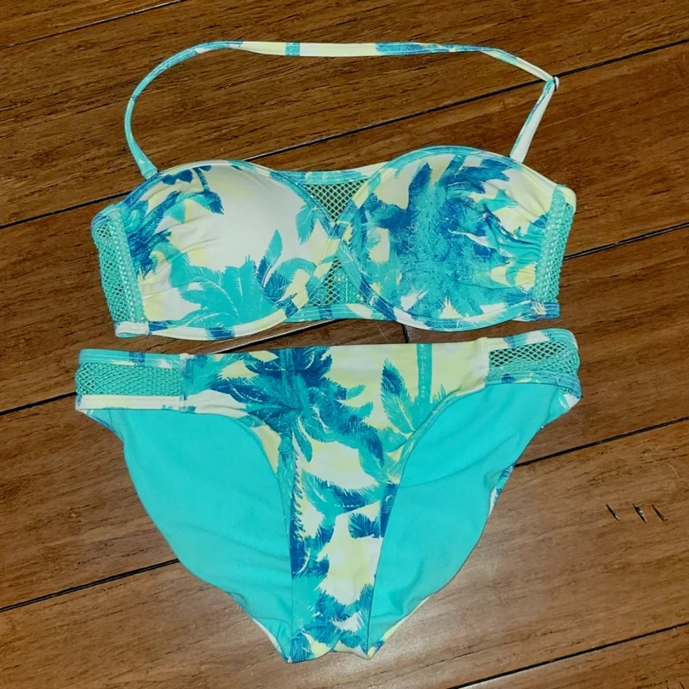 Tropical Roxy Bikini - Picture 2 of 8